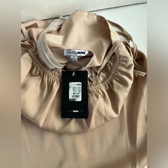 Fashion Nova Women Satin Mini Dress Tie Spaghetti Straps Size M Ruched Bust - Picture 12 of 13